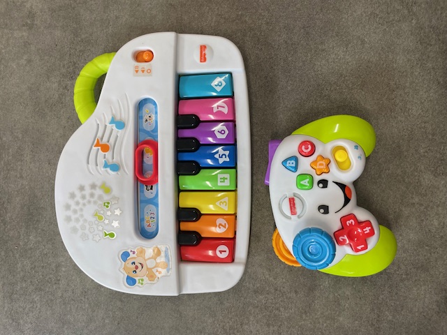 FISHER AND PRICE GAMER CONSOLE AND PIANO SET 