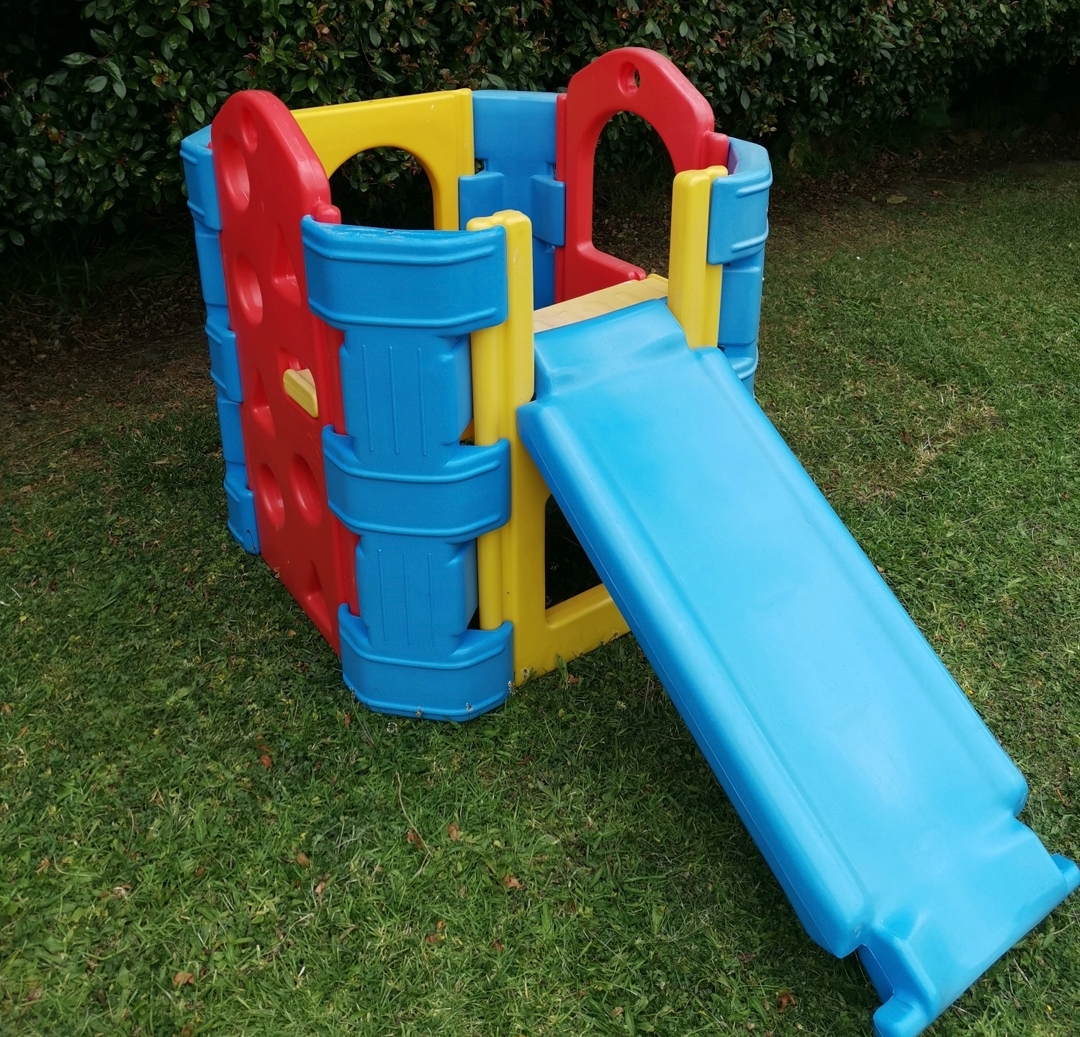 Castle slide playgym